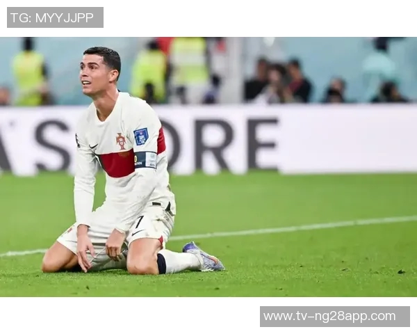 C罗因肘击被红牌罚下葡萄牙媒体预测将禁赛三场但FIFA态度不同